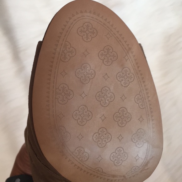 NIB ISOLA Brinly Nimbus Suede Bootie - Picture 7 of 9